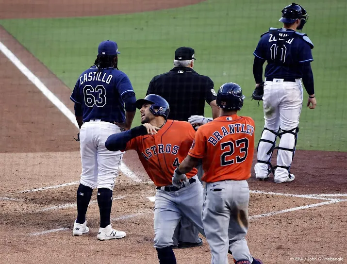 honkballers van houston astros dwingen zevende duel af