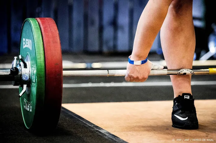 iran laat vrouwen toe bij gewichtheffen