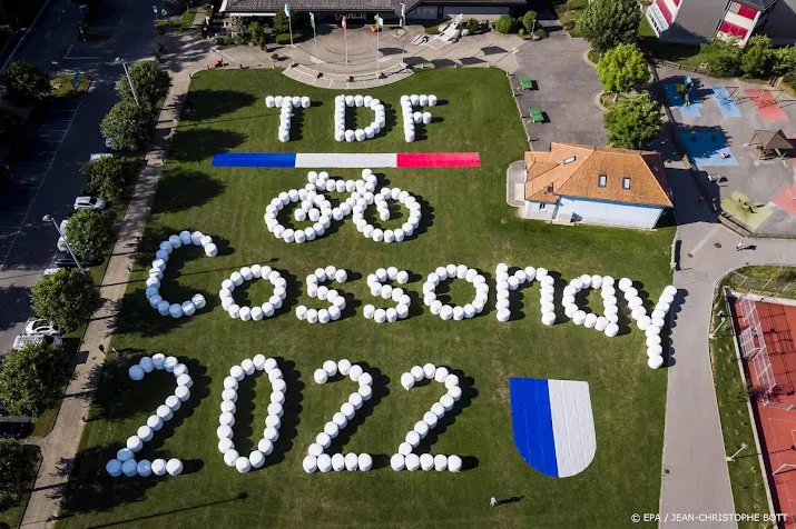 tourpeloton op weg naar zwitserland