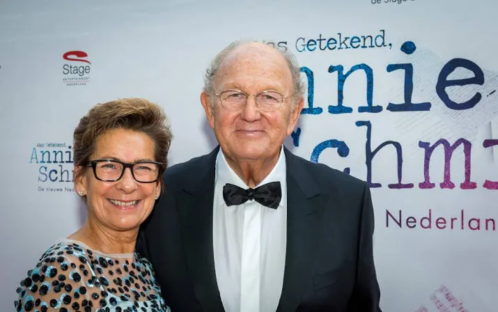 van den endes steken extra geld in foundation