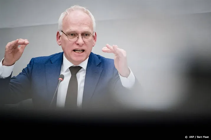 voorzitter landbouwoverleg treedt wegens ziekte terug