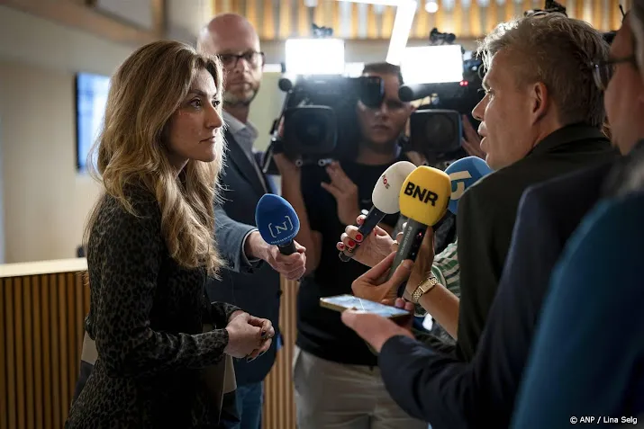 15 terreurveroordeelden zonder paspoort nog in nederland