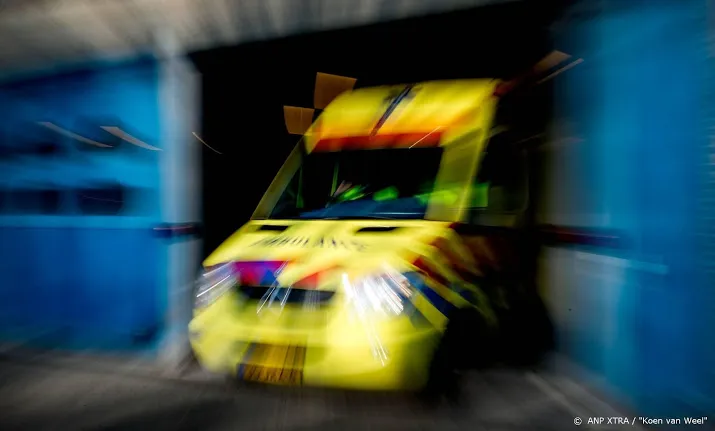 2 volwassenen en 4 kinderen gewond door ongeluk rotterdam
