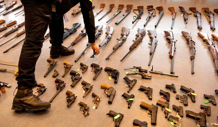 262 wapens ingeleverd bij politie rotterdam