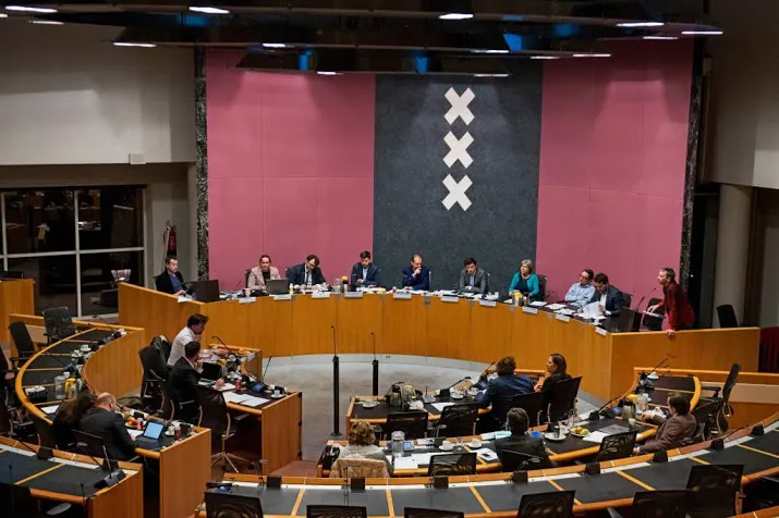 29 solliciteren burgemeesterspost amsterdam