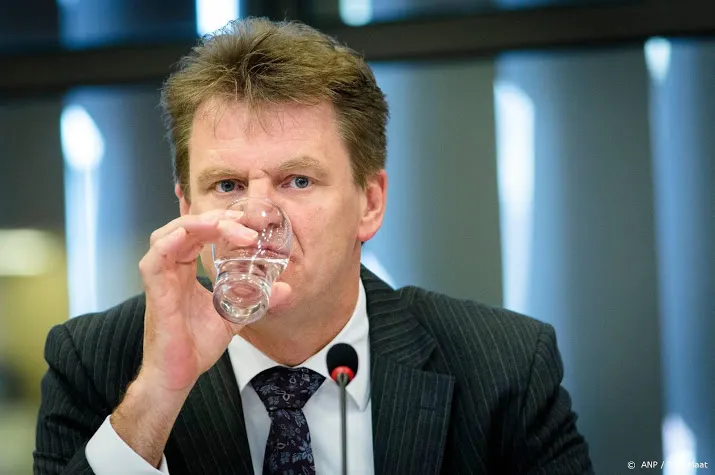 2e man ministerie van justitie weg om wodc lek