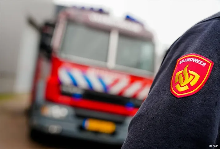 300 vluchtelingen geevacueerd na brand op boot coa in arnhem