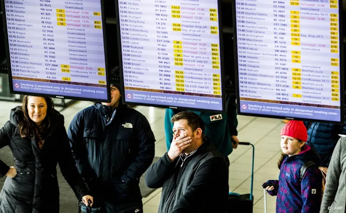 300 vluchten op schiphol geannuleerd om storm eunice