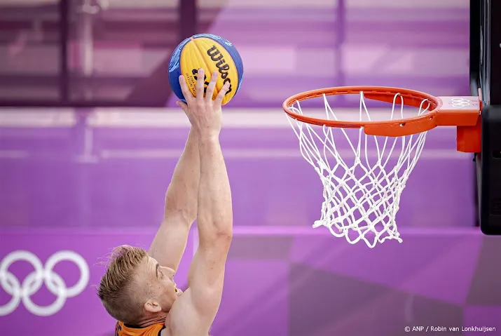 33 basketbalmannen na twee zeges naar halve finale okt