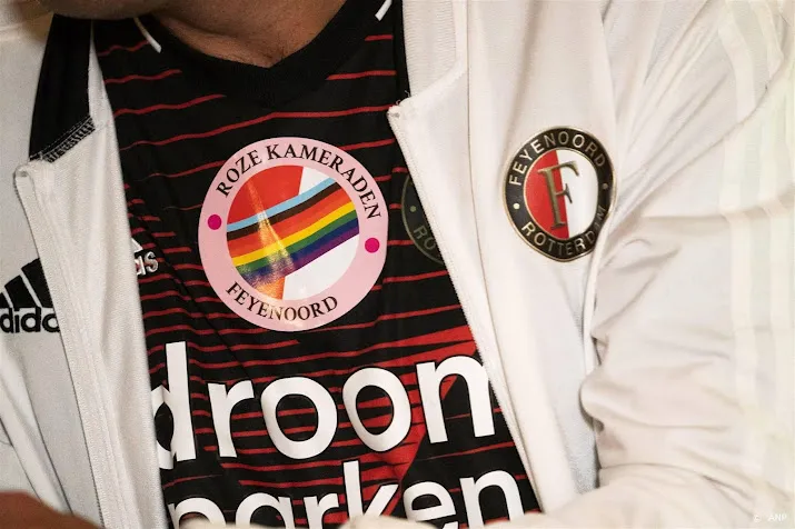 4 jaar cel voor feyenoord hooligan die roze kameraden bedreigde