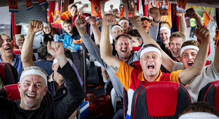40 000 oranjefans in hamburg zien eerste wedstrijd tegen polen
