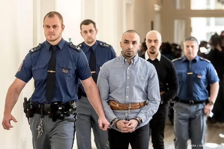 5 en 6 jaar cel voor obermishandelaars praag