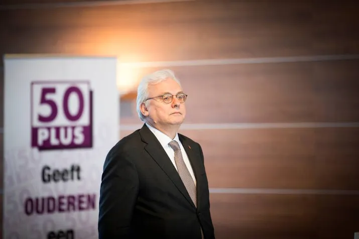 50plus fracties keren zich tegen voorzitter