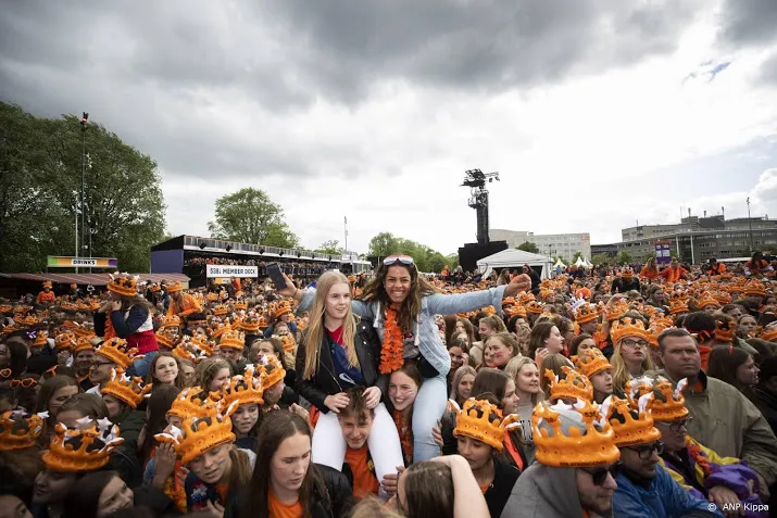 538 waarschuwt voor oplichters die kaarten oranjefeest aanbieden