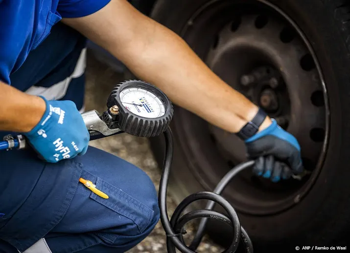 6 procent meer loon lonkt voor automonteurs en bandenwisselaars