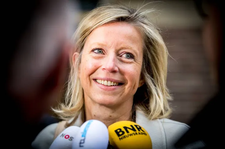 7 procent meer loon voor rijksambtenaren