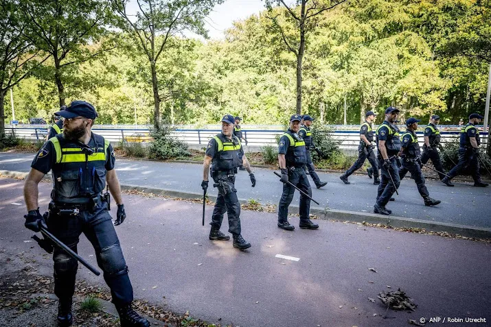 73 klimaatdemonstranten aangehouden voor blokkade a12