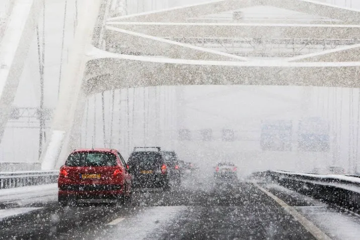 a16 bij van brienenoordbrug deels afgesloten