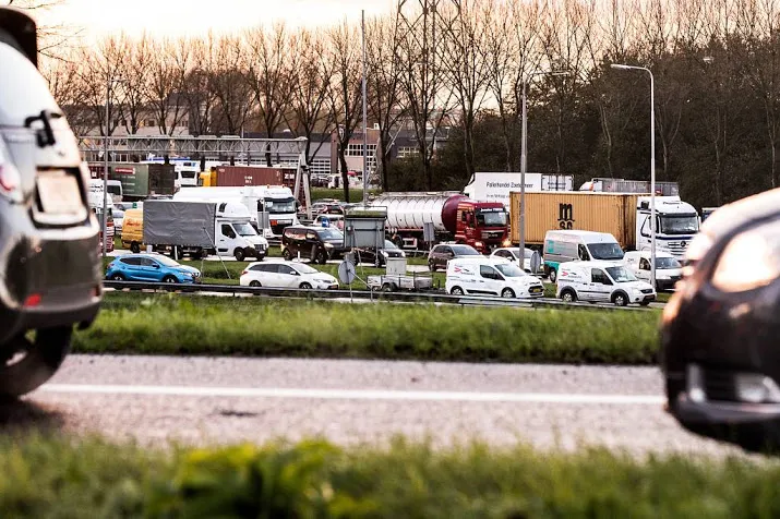 a16 dicht na kettingbotsing