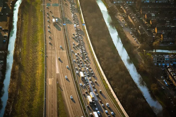 a16 richting breda afgesloten door ongeluk