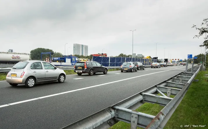 a17 dicht bij knooppunt de stok na ongeval