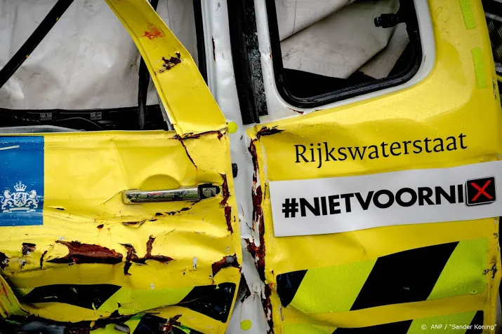 a2 bij liempde dicht door ongeval met meerdere voertuigen