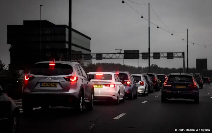 a4 bij zoeterwoude dorp richting amsterdam dicht door ongeval