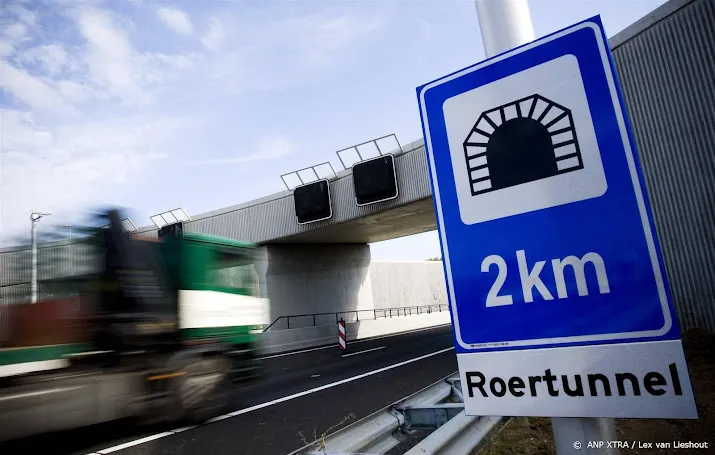 a73 tunnels bij roermond anderhalve maand dicht voor onderhoud