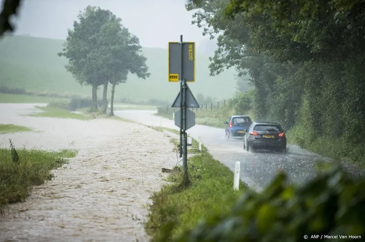 a76 bij simpelveld limburg dicht wegens water op de weg