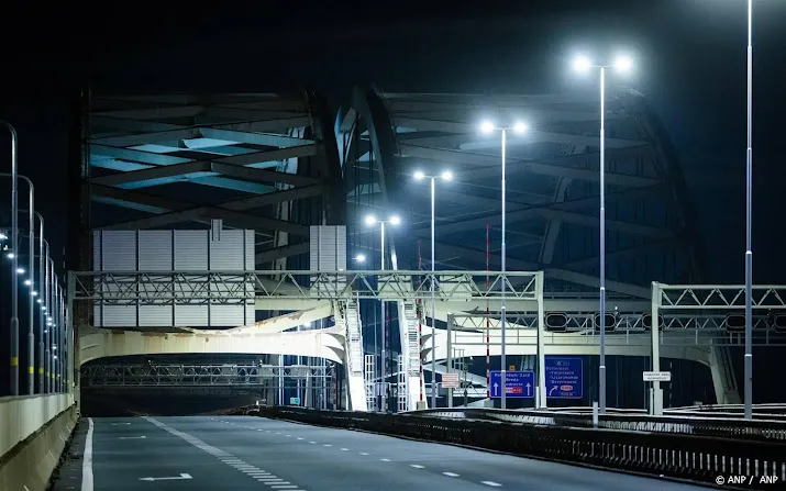 aanbesteding renovatie van brienenoordbrug opnieuw om hoge kosten