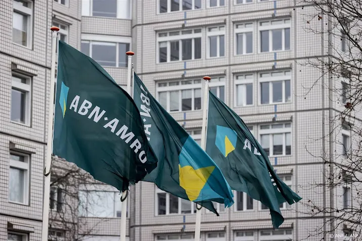 aandacht voor abn amro op damrak door overnamespeculatie