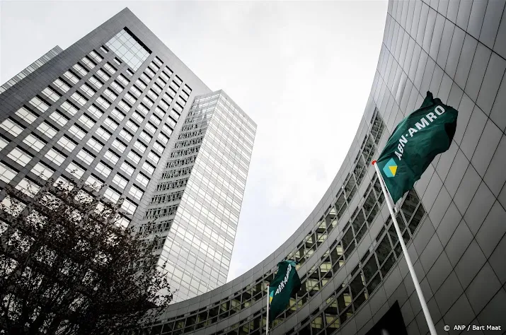 aandacht voor abn amro op damrak na adviesverlaging