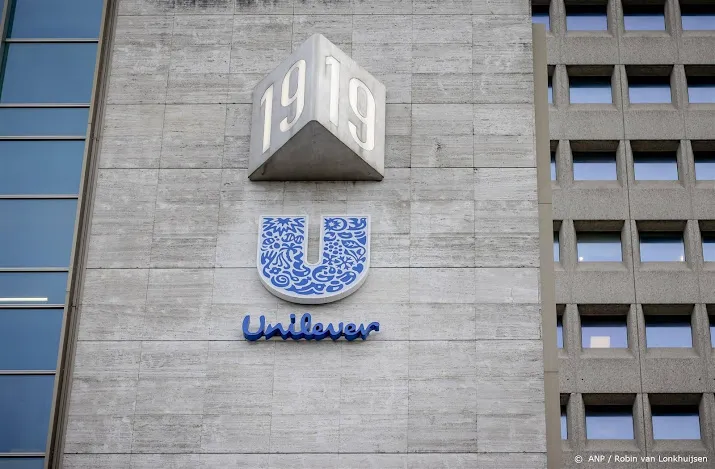 aandeelhouders unilever stemmen tegen beloning topman