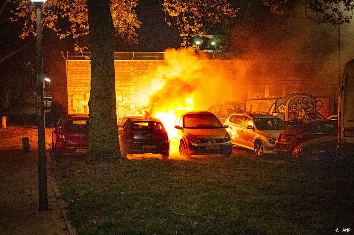 aanhouding in arnhem in onderzoek autobranden