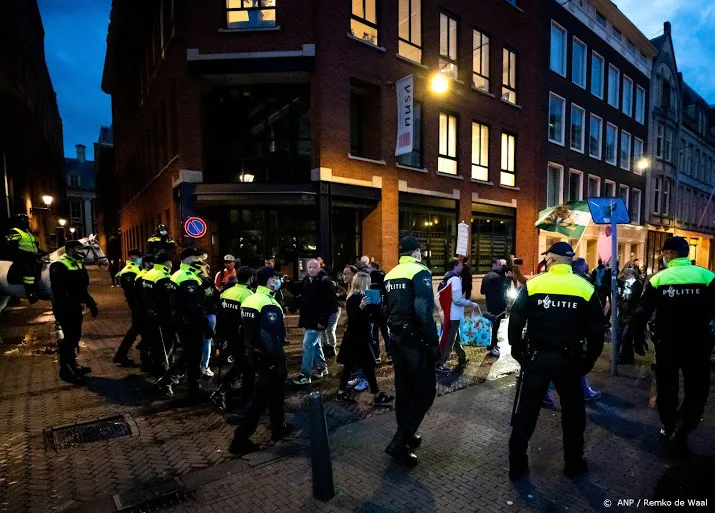 aanhoudingen bij demonstratie op plein bij tweede kamer