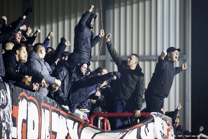 aanklager onderzoekt stilgelegde wedstrijd fc den bosch