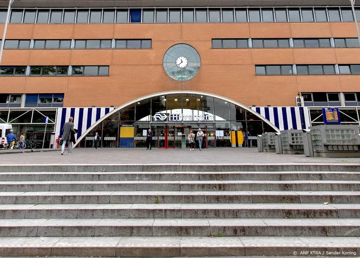 aanleg ov lijn moet van rechter toch naar bam