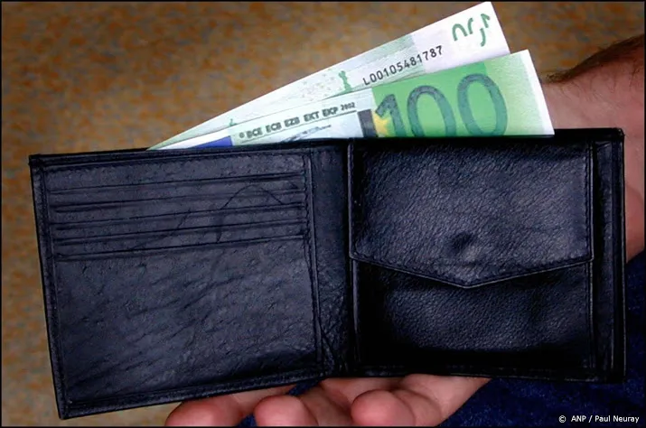 aanpak financiele mishandeling ouderen komt niet van de grond