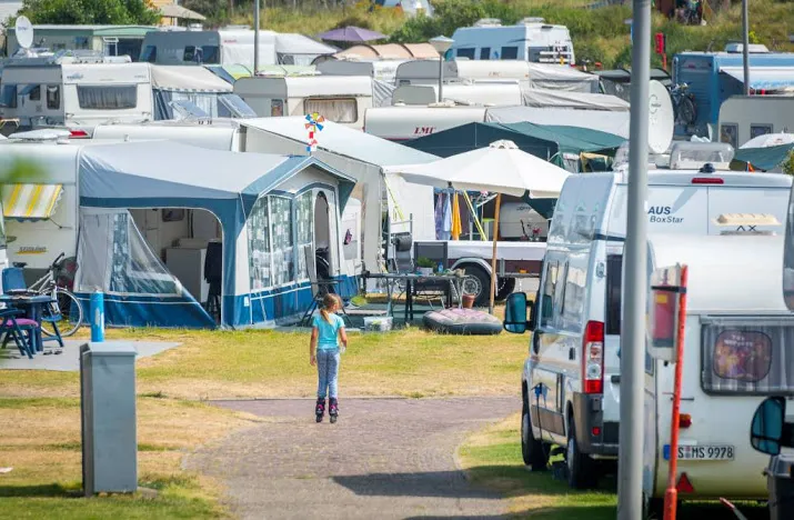 aantal campers en caravans boven de 550 000