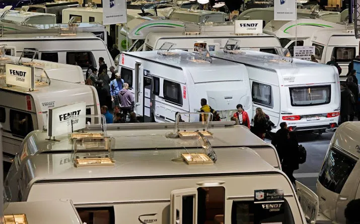 aantal campers en caravans boven de 550 000