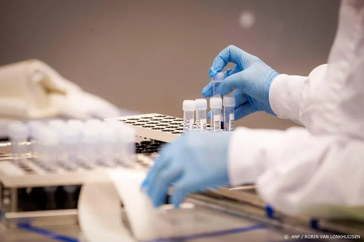 aantal coronabesmettingen steeg afgelopen week met ruim een derde