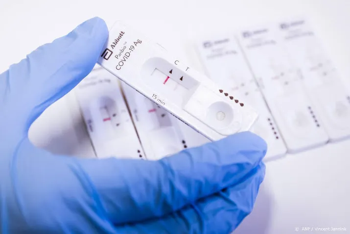 aantal coronagevallen blijft stijgen 5549 meldingen erbij