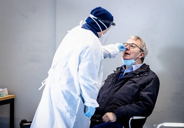 aantal coronagevallen stijgt weer ook al is het minder explosief