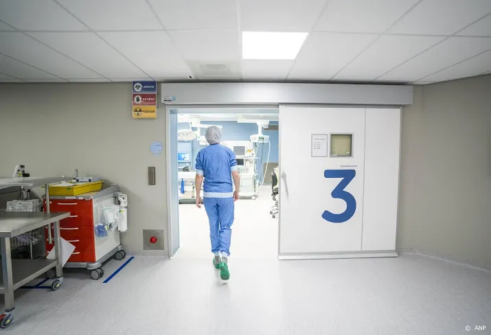 aantal coronapatienten in ziekenhuizen afgenomen met 148