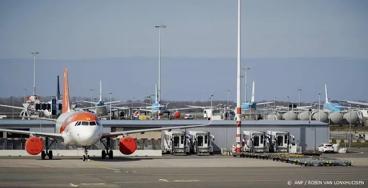 aantal luchtvaartpassagiers in eu vorig jaar enorm afgenomen