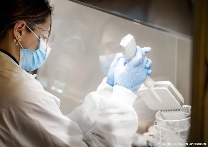 aantal nieuwe coronagevallen daalt minder snel dan vorige weken