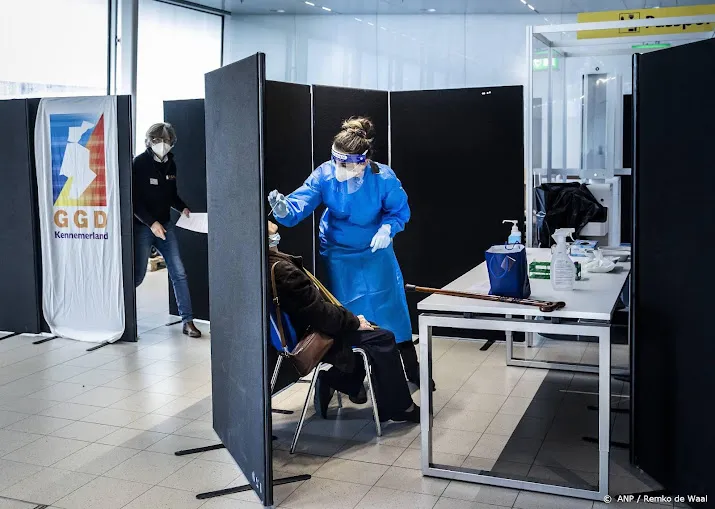 aantal omikron gevallen in nederland stijgt naar minstens 80