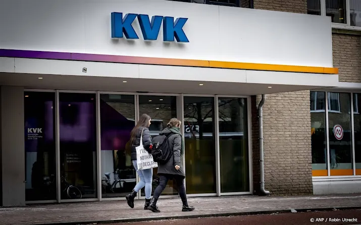 aantal stoppers en faillissementen stijgt door merkt de kvk