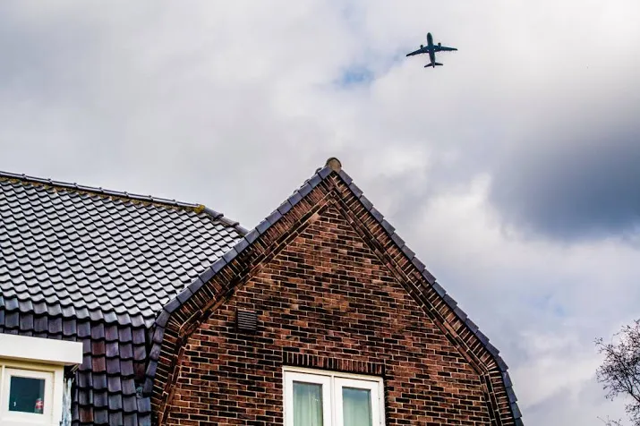 aantal vluchten schiphol tot 2023 bevriezen