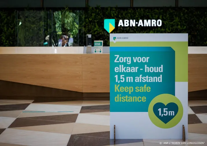 abn amro grijpt in bij zakenbank